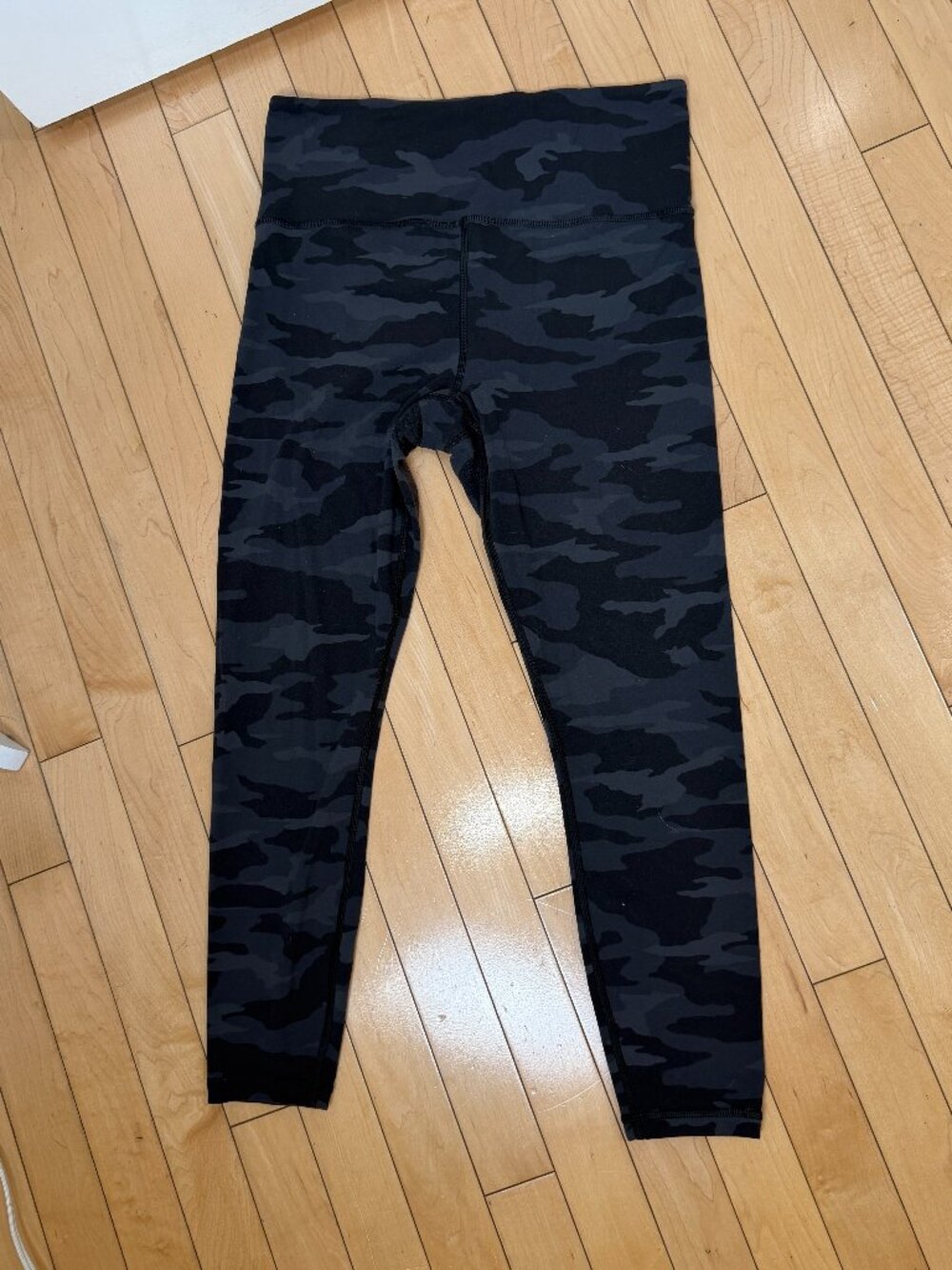 ATHLETA Elation 7/8 Tight Tights Leggings Grey Black Camo Size Medium